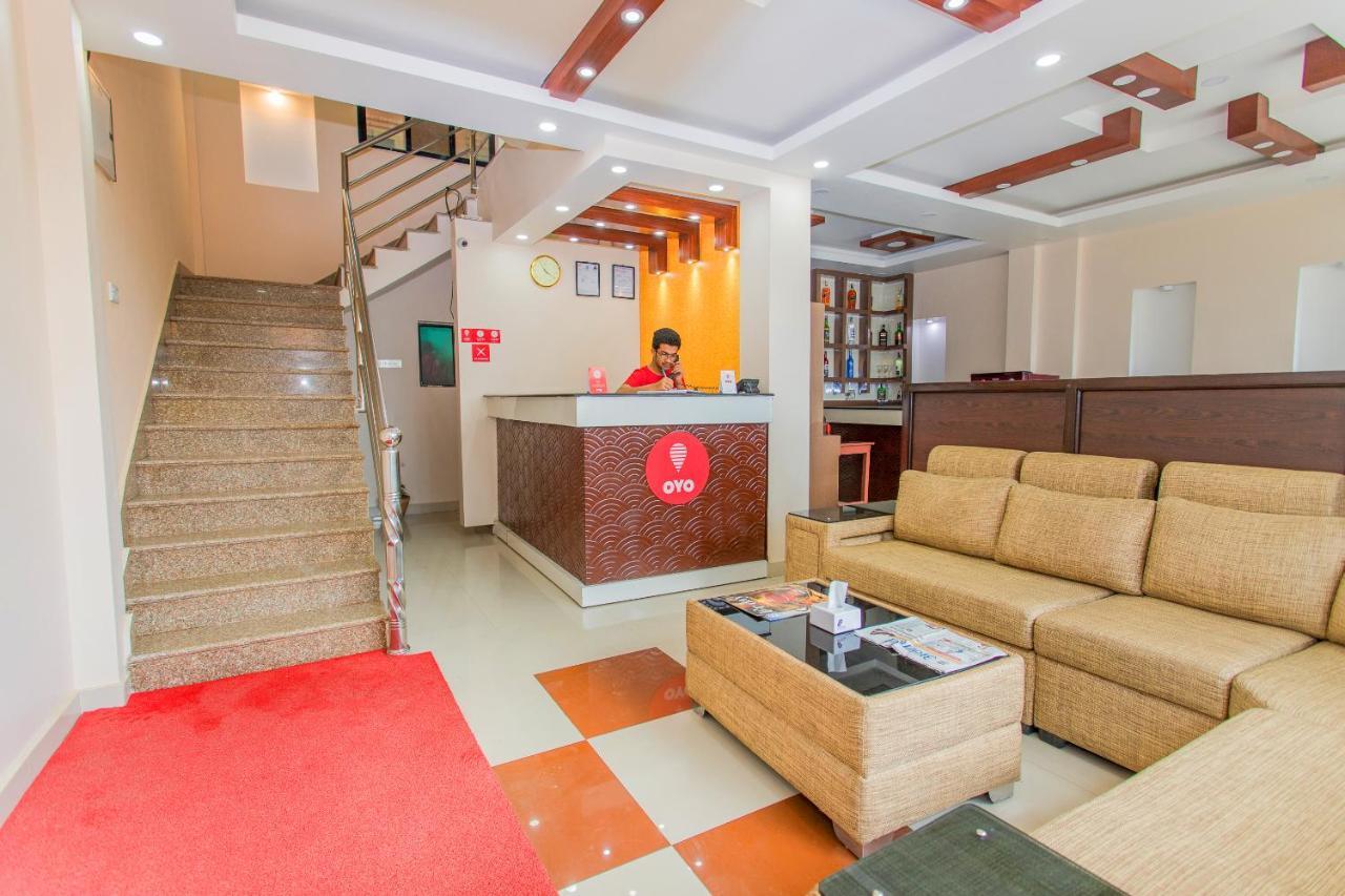 Oyo 136 Hotel Om Plaza Kathmandu Esterno foto