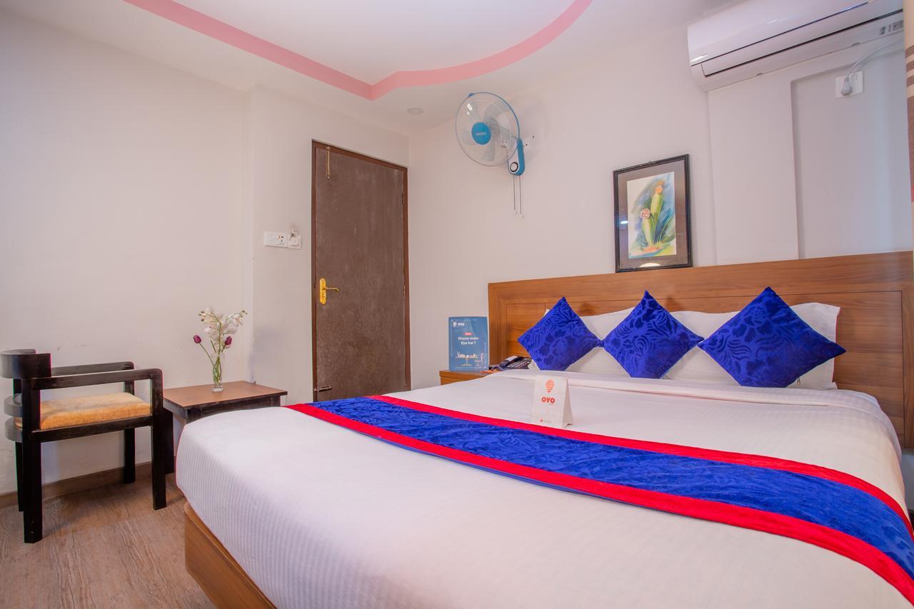 Oyo 136 Hotel Om Plaza Kathmandu Esterno foto