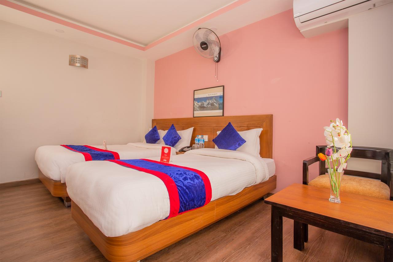 Oyo 136 Hotel Om Plaza Kathmandu Esterno foto