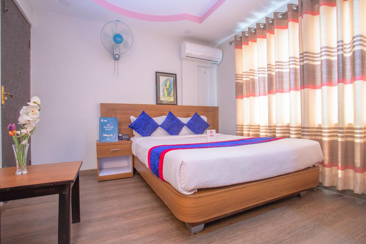 Oyo 136 Hotel Om Plaza Kathmandu Esterno foto