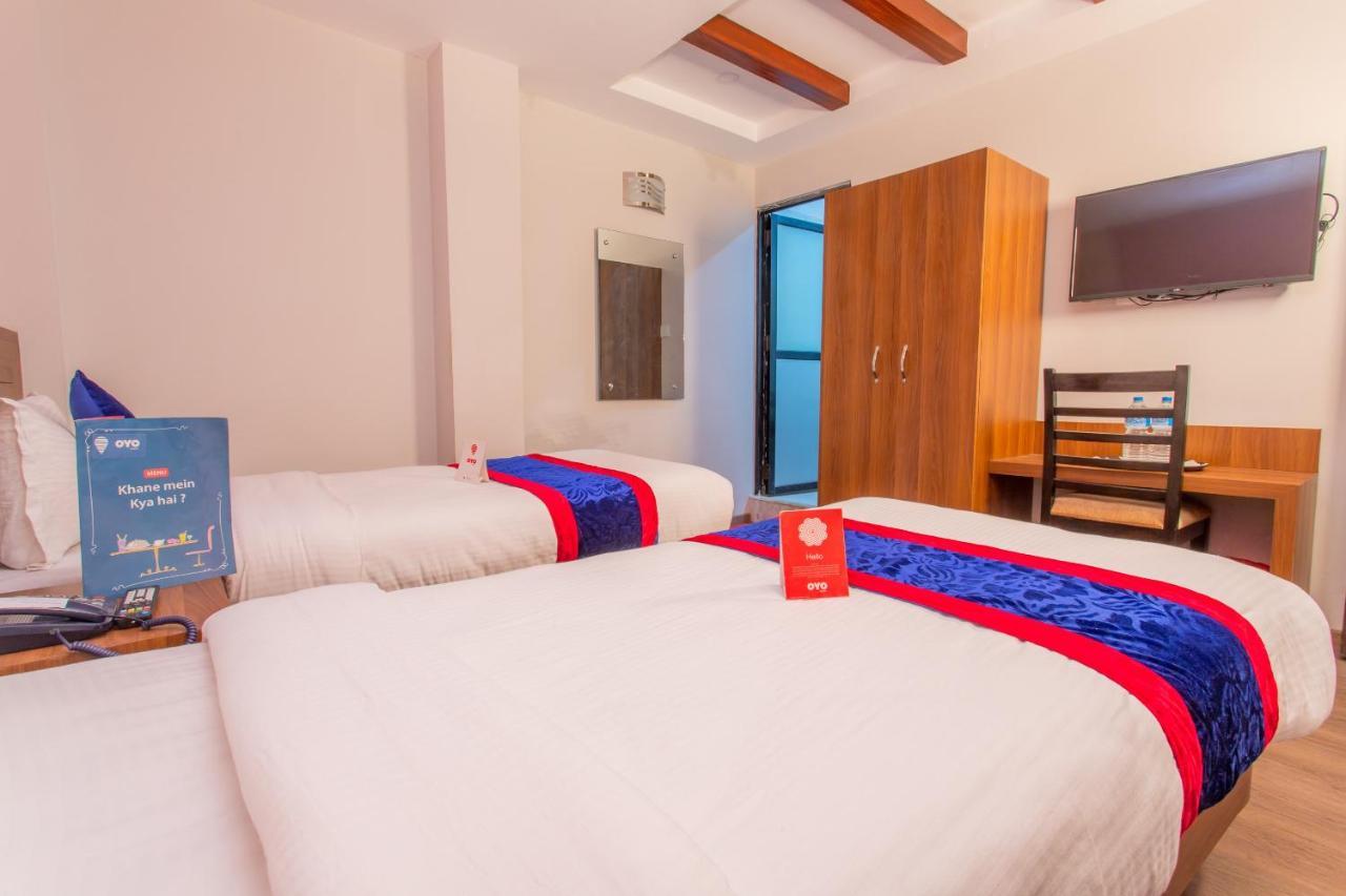 Oyo 136 Hotel Om Plaza Kathmandu Esterno foto