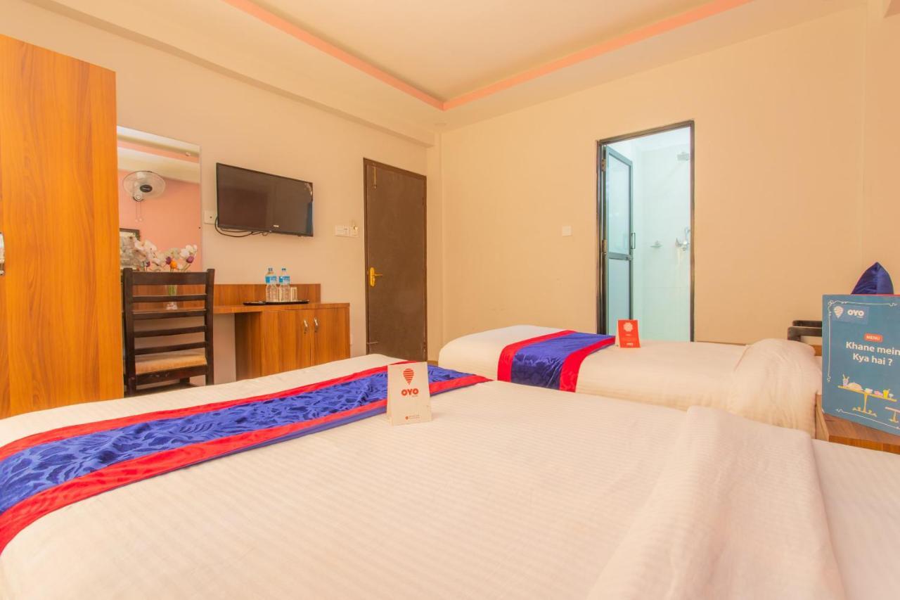 Oyo 136 Hotel Om Plaza Kathmandu Esterno foto