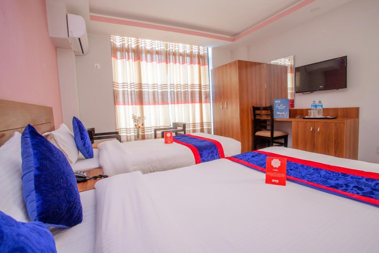 Oyo 136 Hotel Om Plaza Kathmandu Esterno foto