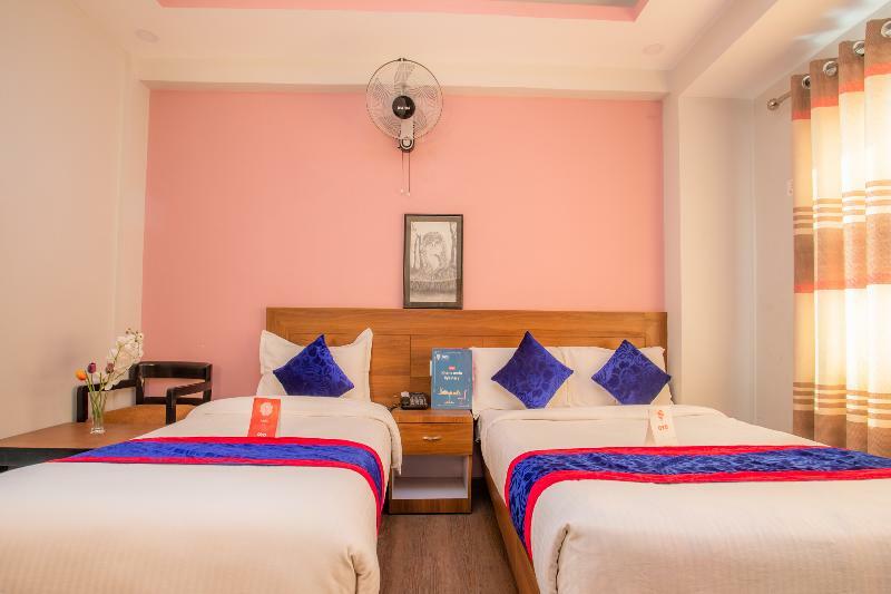 Oyo 136 Hotel Om Plaza Kathmandu Esterno foto