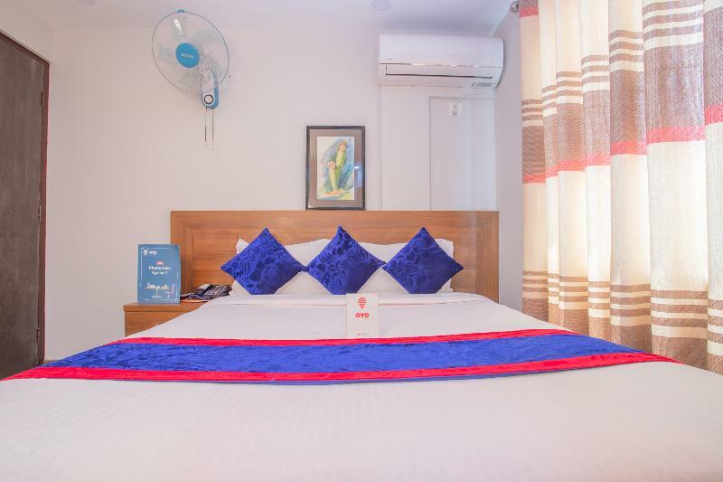 Oyo 136 Hotel Om Plaza Kathmandu Esterno foto